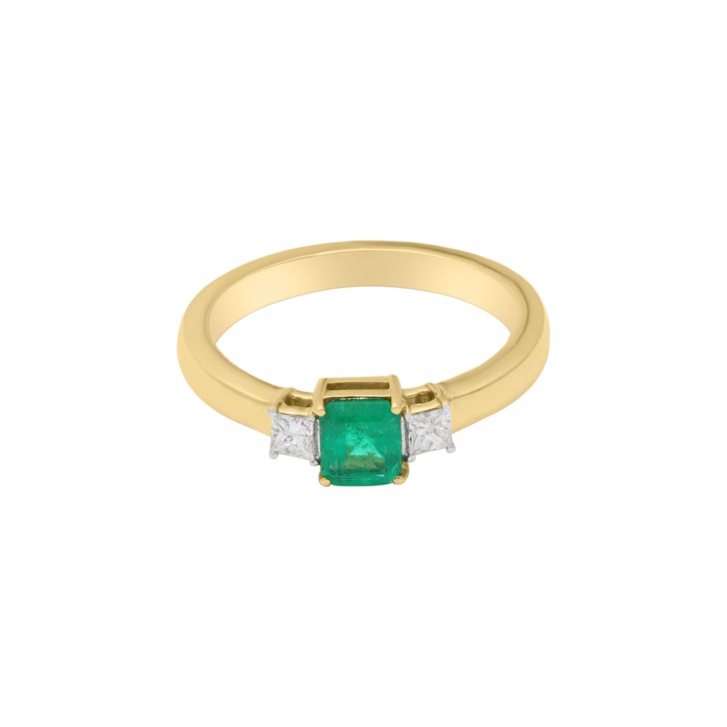 Natural Emerald And Diamond 18k Yellow Gold Elegant Ring