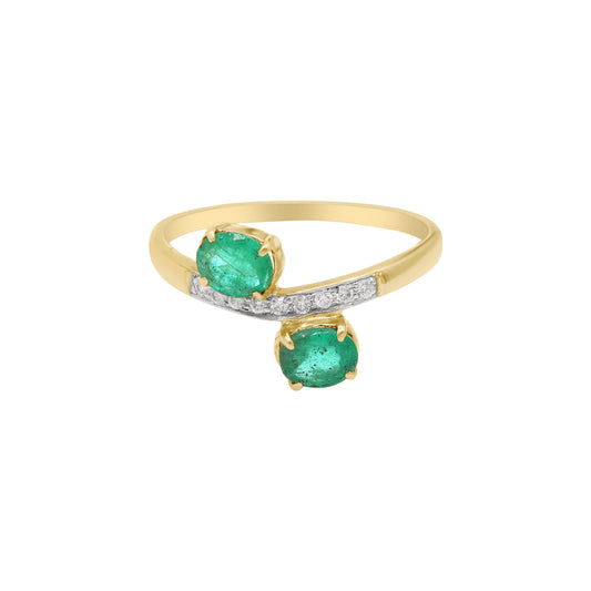 Natural Oval Shaped Emerald With Diamond In 18k Yellow Gold Ring