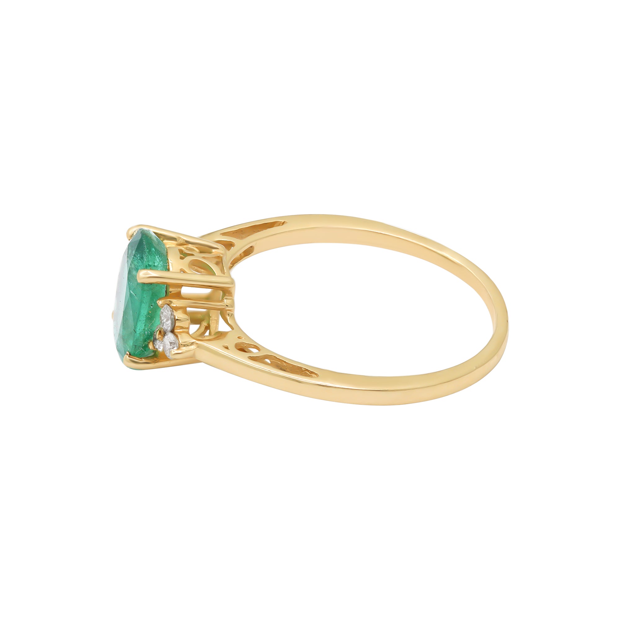 Oval Shaped Natural Emerald Gemstone With Diamond Ring In 18k Yellow Gold