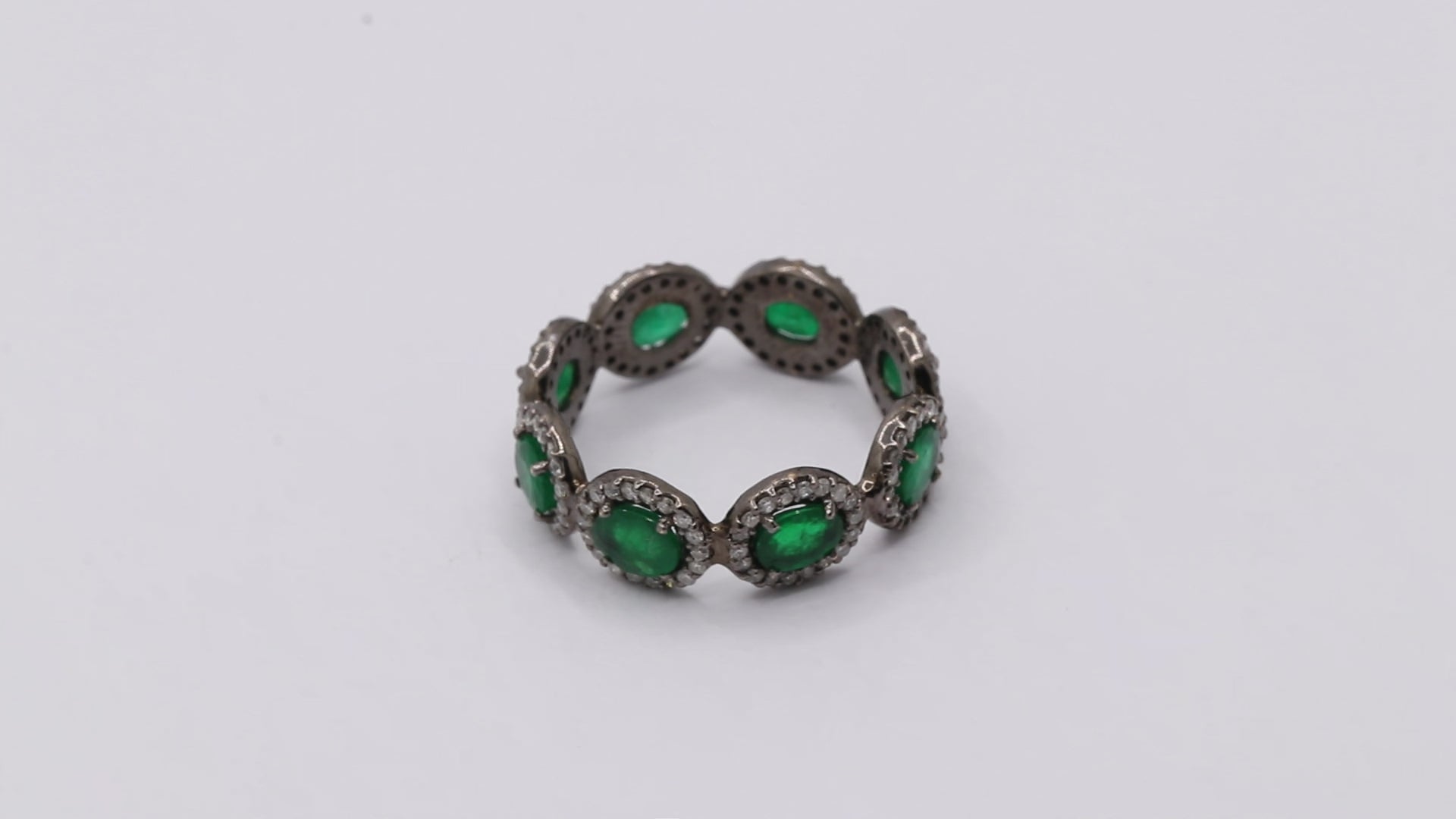Natural Emerald With Diamond Band In 18k White Gold