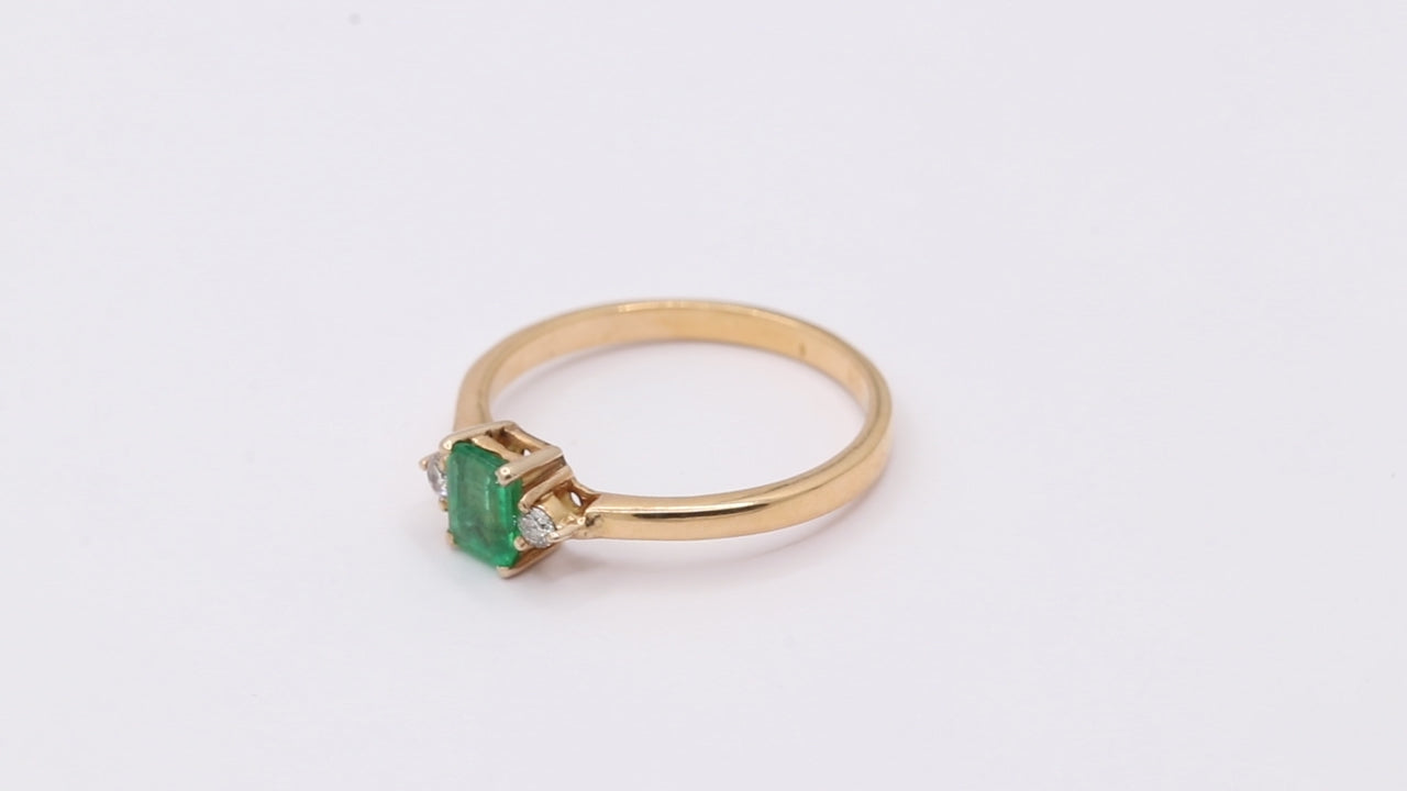 Natural Emerald And Diamond 18k Yellow Gold Ring