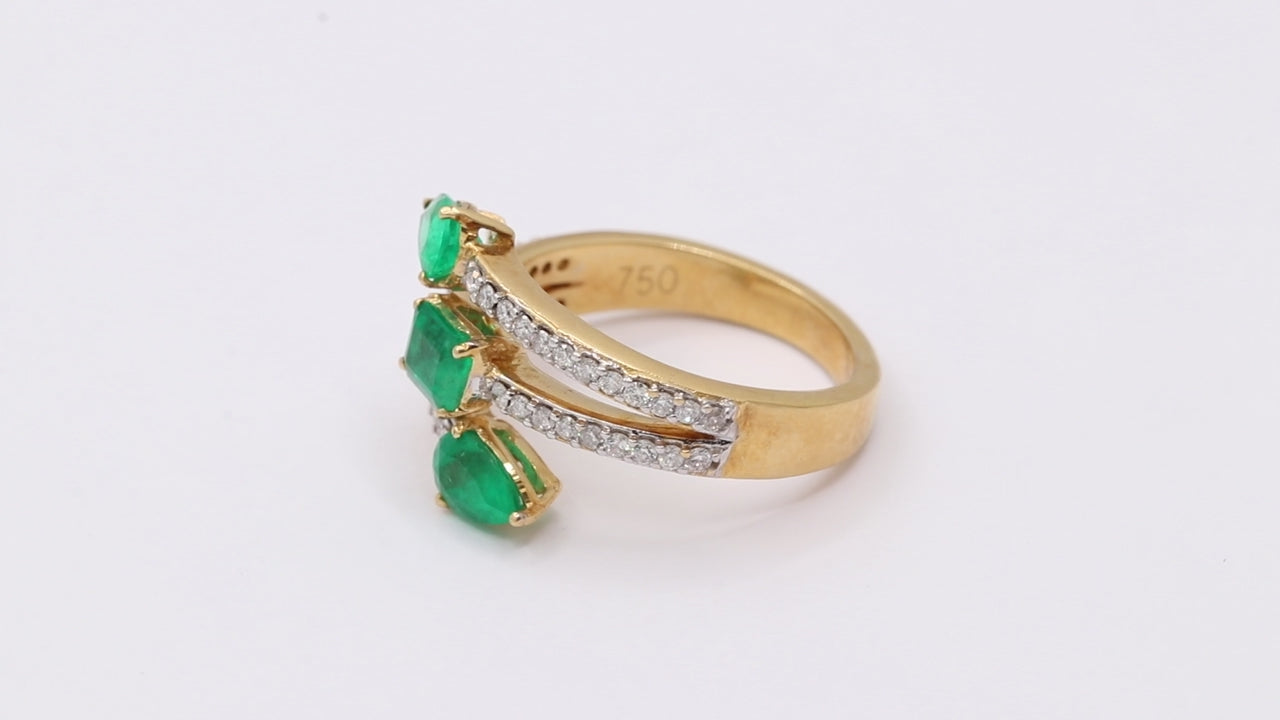 Designer Precious Emerald And Diamond Gold Ring In 18k Yellow Gold