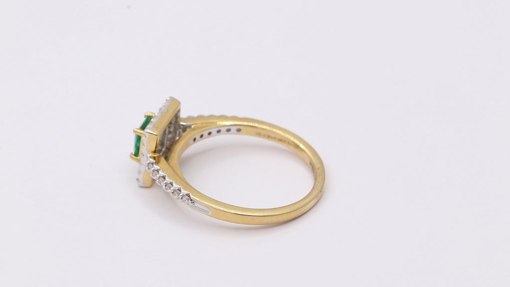 Square Shaped Precious Emerald Gemstone With Diamond Gold Ring In 18k Yellow Gold