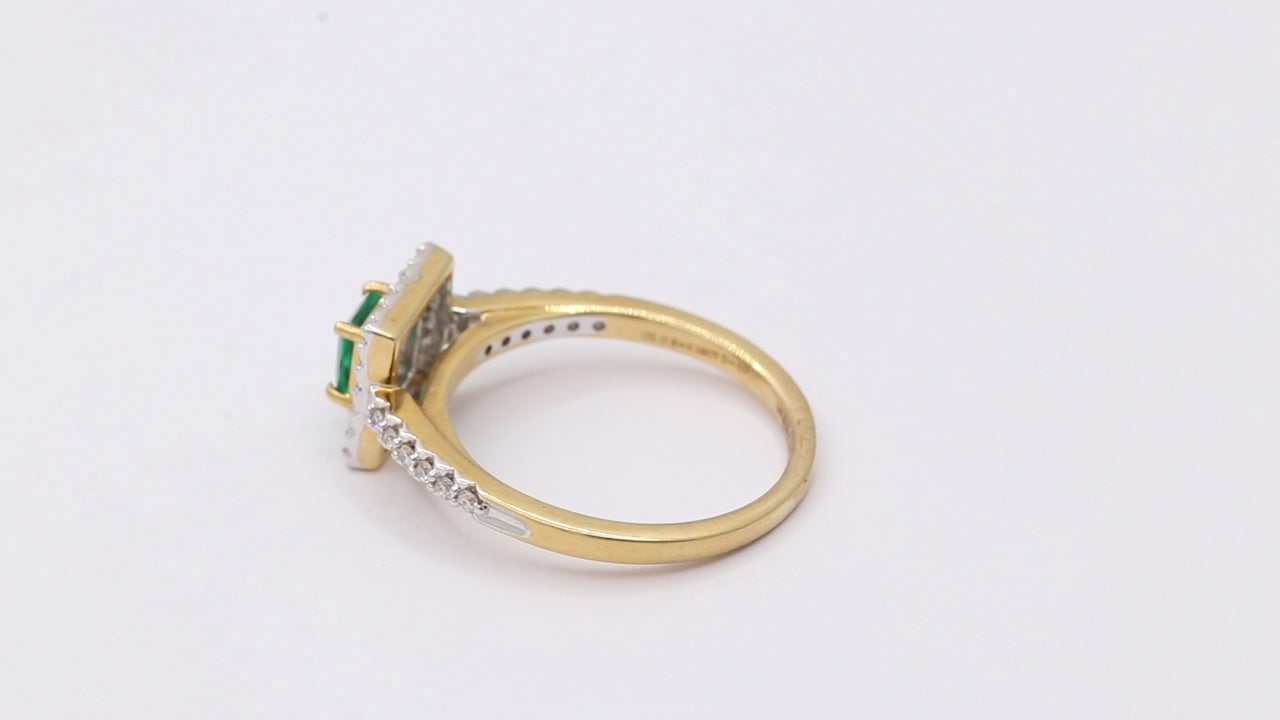 Square Shaped Precious Emerald Gemstone With Diamond Gold Ring In 18k Yellow Gold