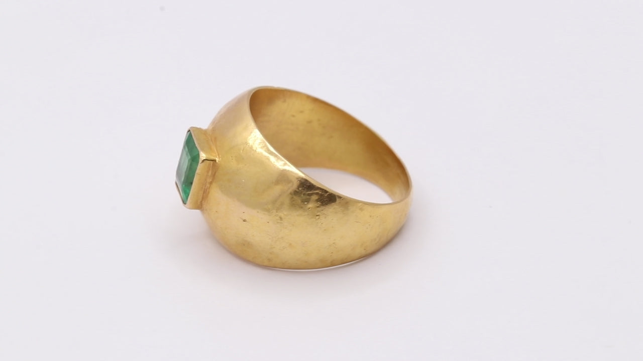18k Yellow Gold Natural Square Emerald Yellow Gold Band Ring