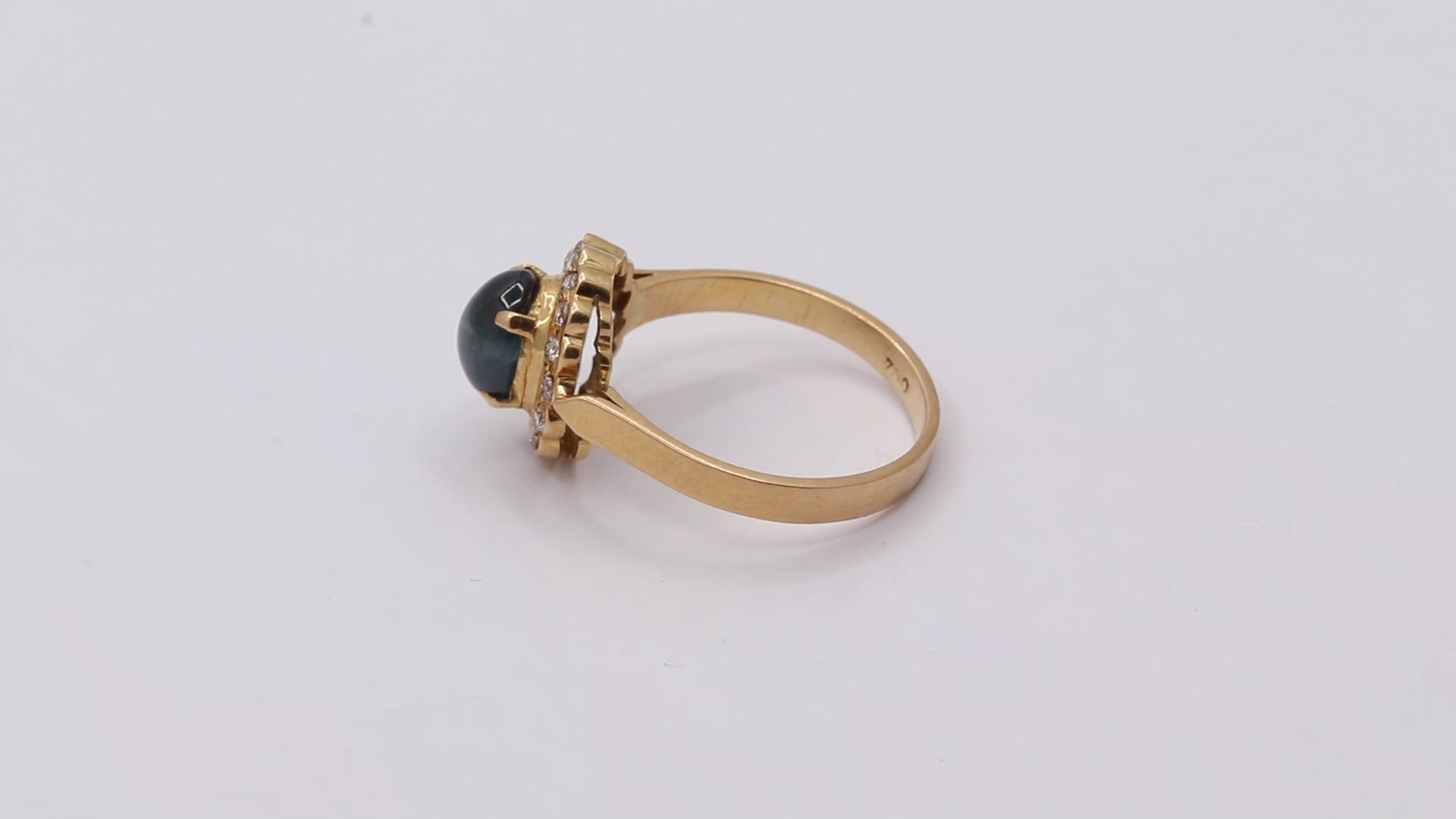 Natural Blue Sapphire And Diamond 18K Yellow Gold Ring