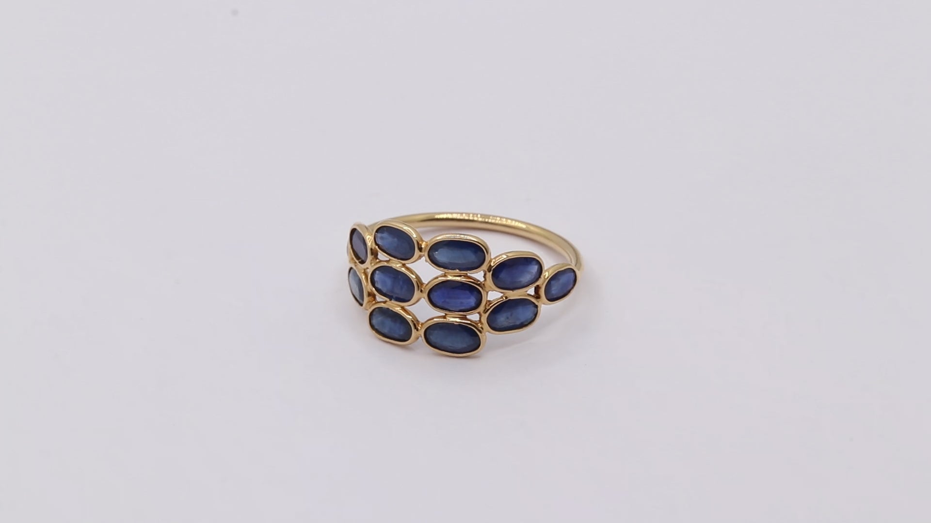 Natural Blue Sapphire Oval Cut Gemstone 18K Gold Ring
